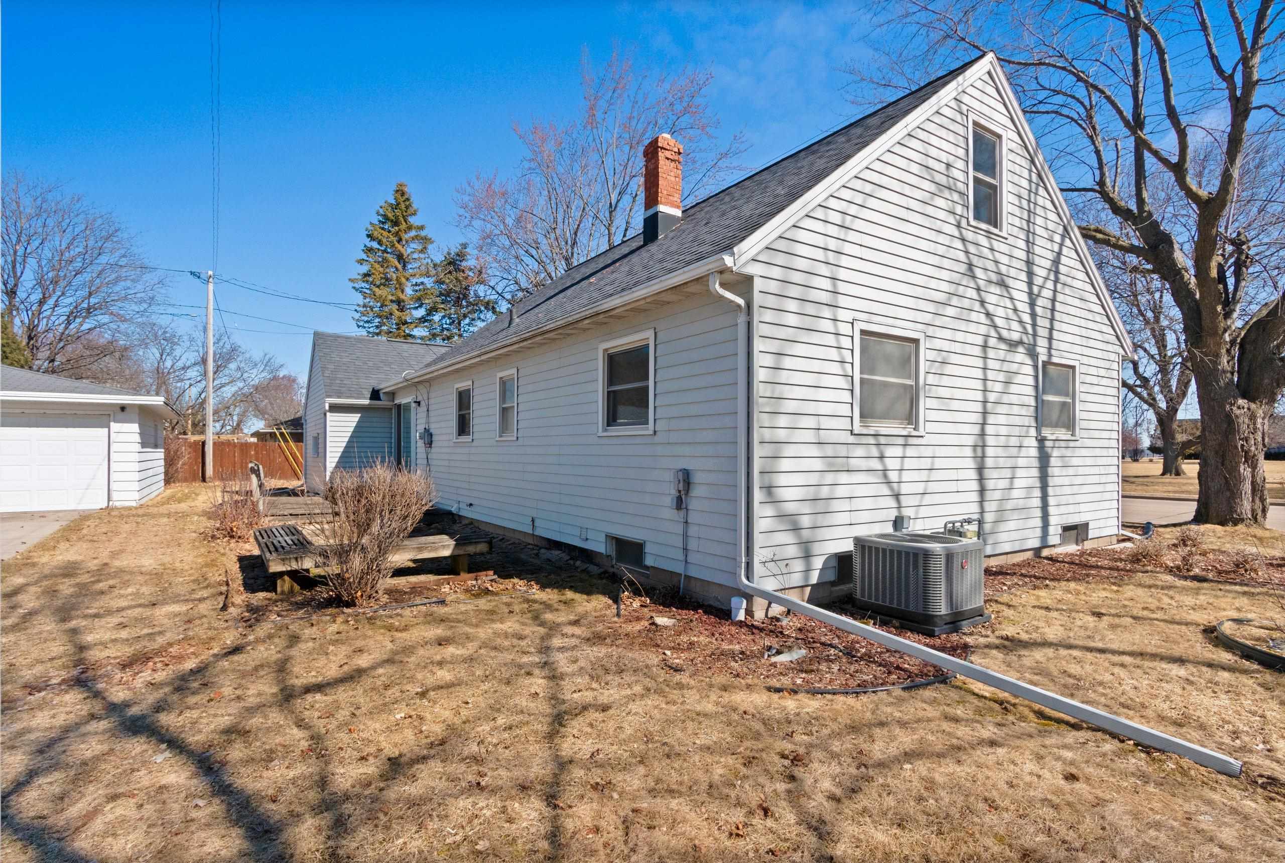2105 North Ballard Road Appleton, WI 54911 - Photo 34 of 38