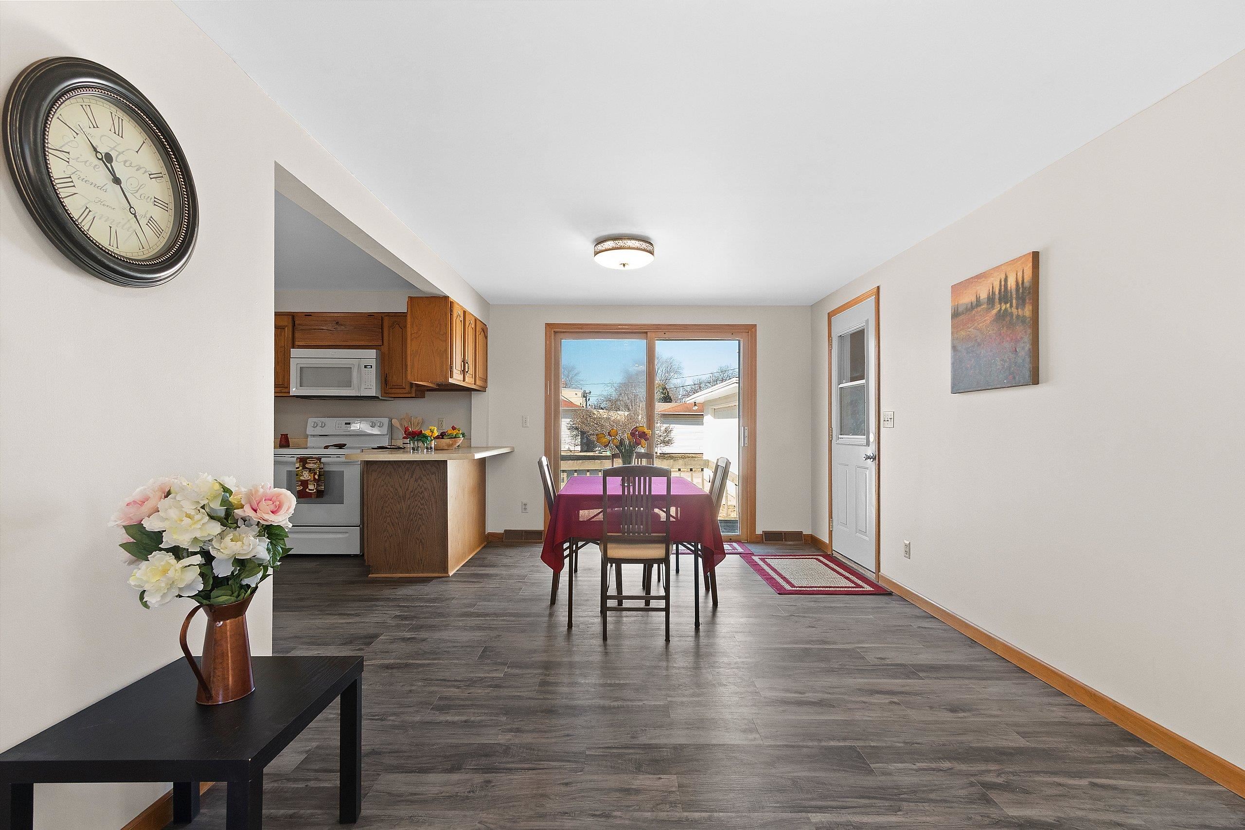 2105 North Ballard Road Appleton, WI 54911 - Photo 6 of 38