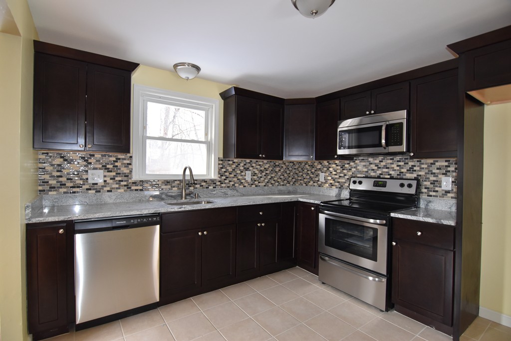 34 Dix Road Maynard, MA 01754 - Photo 6 of 30 Gallery Image 6