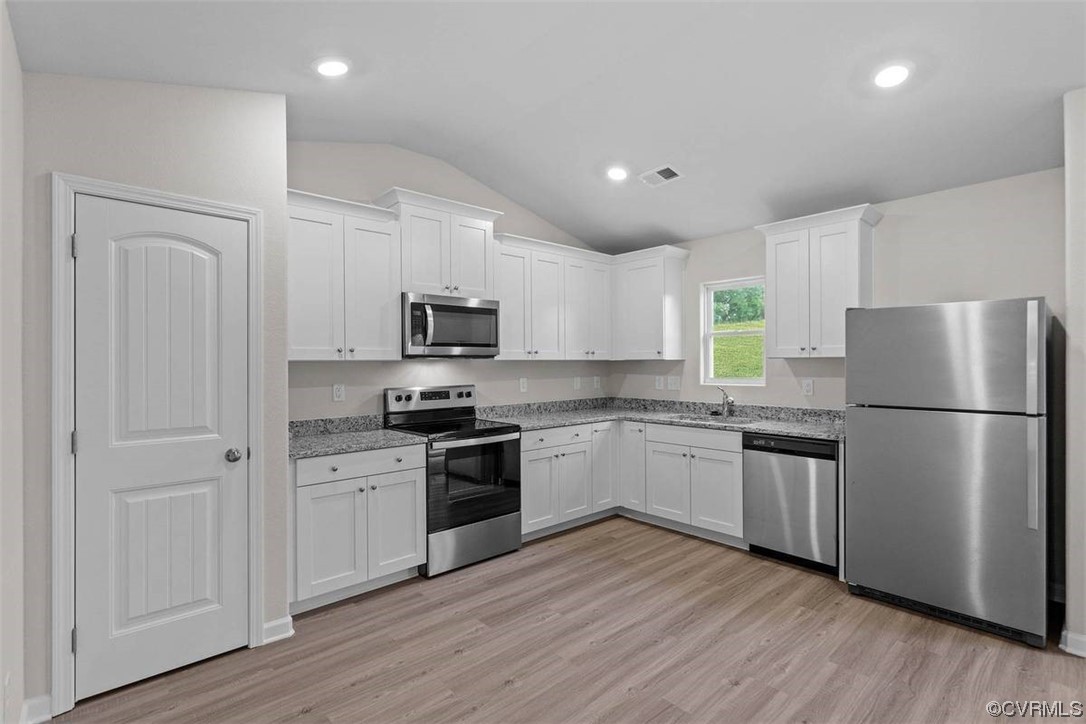 17232 George Ruffin Road Bowling Green, VA 22427 - Photo 3 of 9 Gallery Image 3