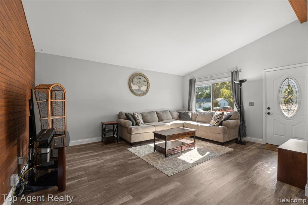 49431 Fuller Road Chesterfield, MI 48051 - Photo 5 of 36