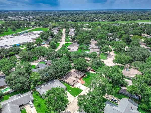$2,600 | 1610 Richvale Lane, Houston, TX 77062