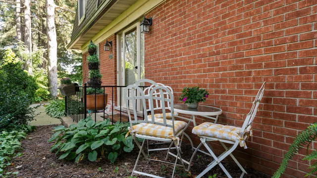 $340,000 | 3320 Alpine Drive, Ann Arbor, MI 48108