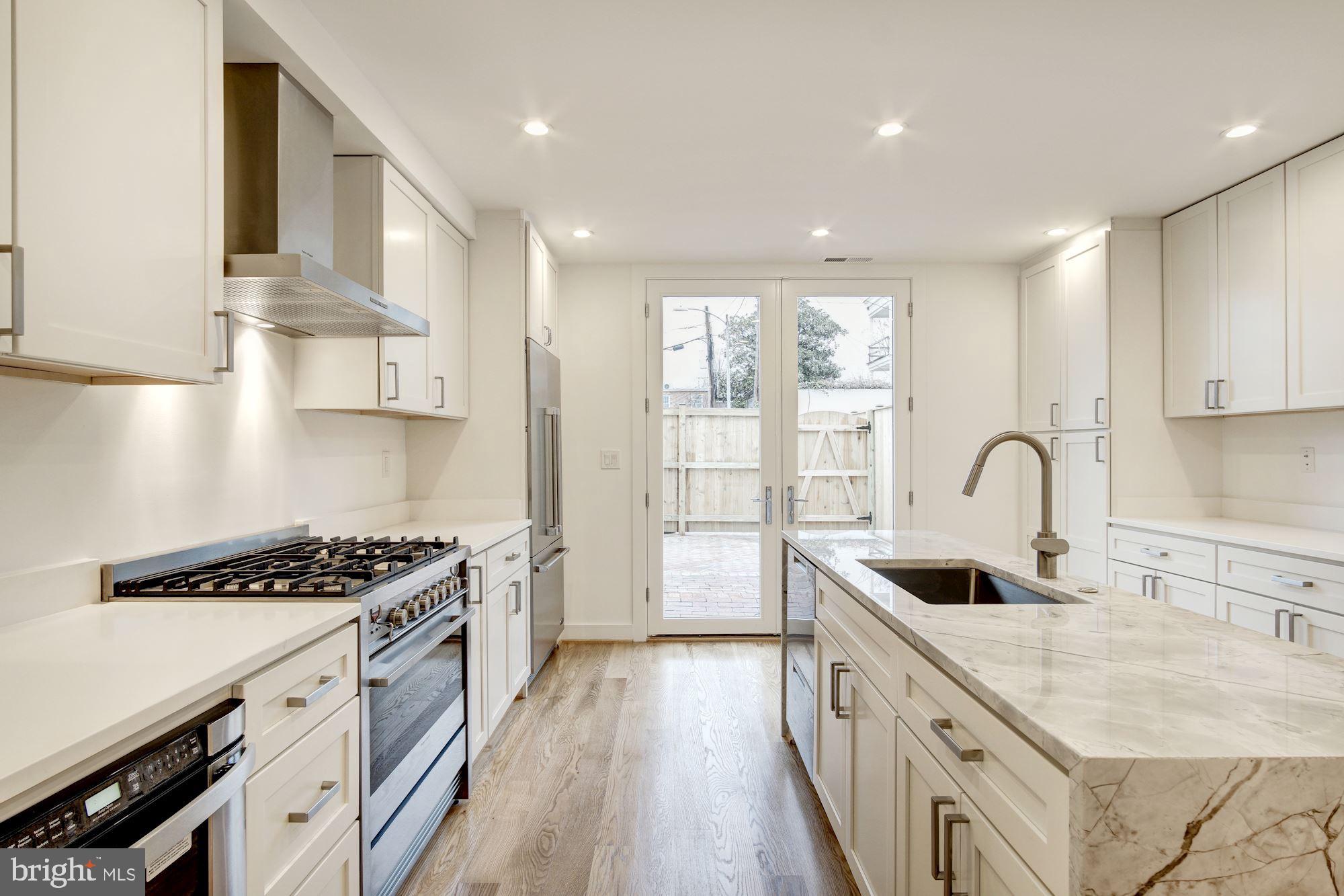 320 A Street Northeast Washington, DC 20002 - Photo 10 of 35