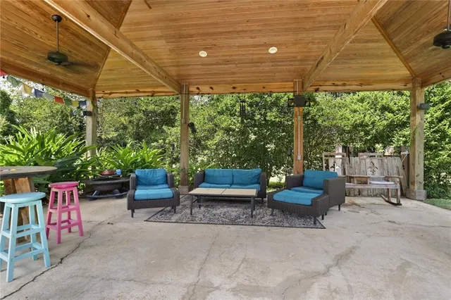 $695,000 | 81439 Jim Sharp Road, Covington, LA 70435