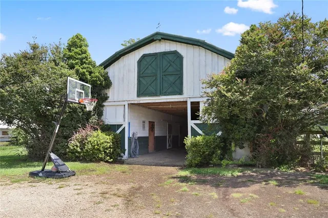 $695,000 | 81439 Jim Sharp Road, Covington, LA 70435