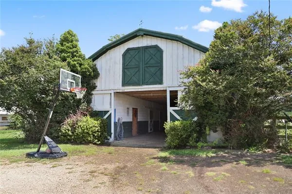 $695,000 | 81439 Jim Sharp Road, Covington, LA 70435