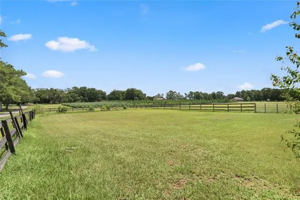 $695,000 | 81439 Jim Sharp Road, Covington, LA 70435