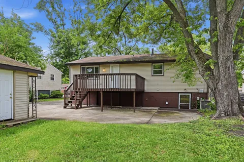 $235,000 | 419 East Maple Drive, Glenwood, IL 60425