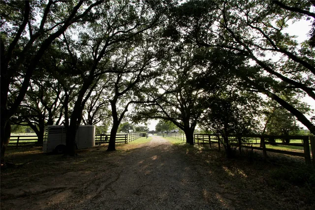 $1,691,652 | 20510 Kickapoo Road, Waller, TX 77484