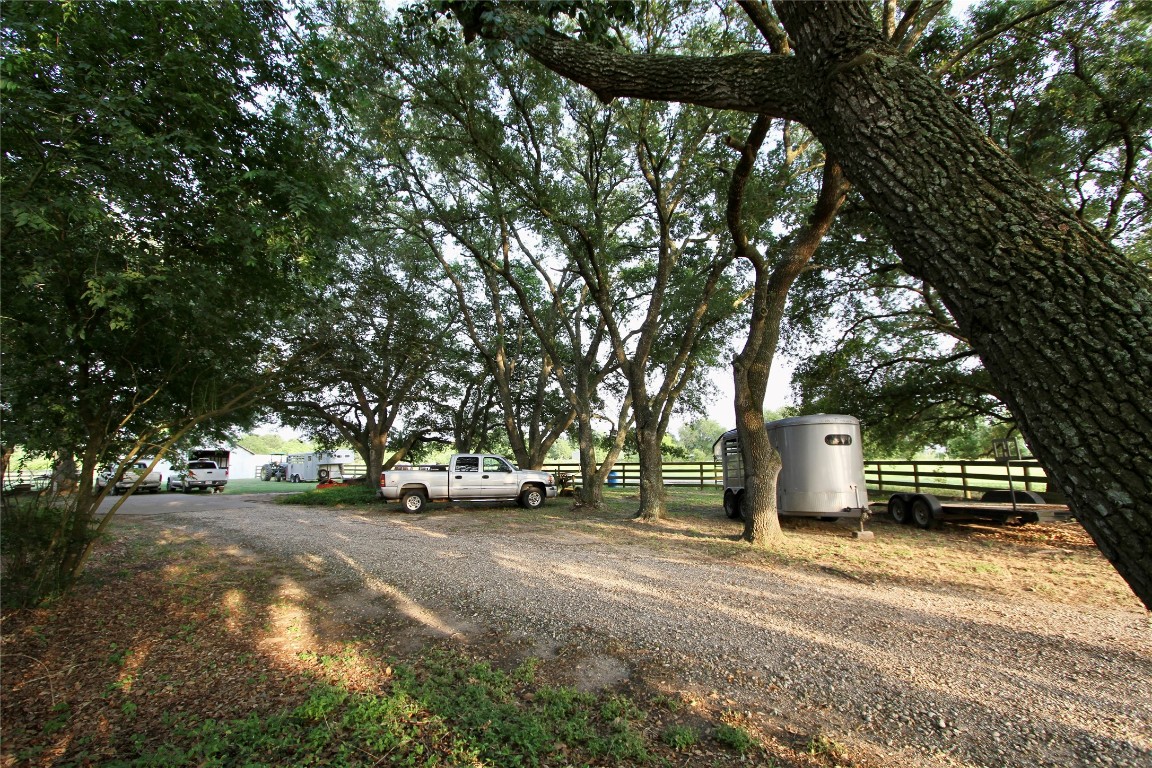 20510 Kickapoo Road Waller, TX 77484 - Photo 8 of 39