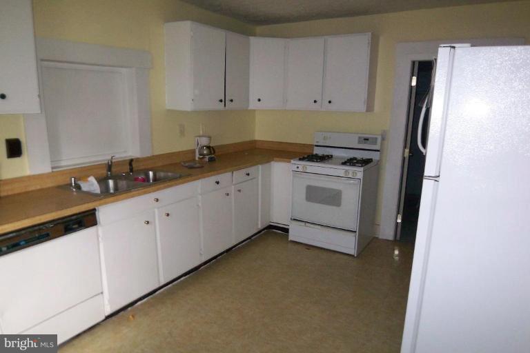 7928 Bridge Avenue Rosedale, MD 21237 - Photo 3 of 8 Kitchen