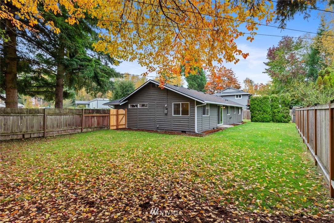 20711 Filbert Drive Bothell, WA 98012 - Photo 23 of 25 a backyard of a house with lots of green space
