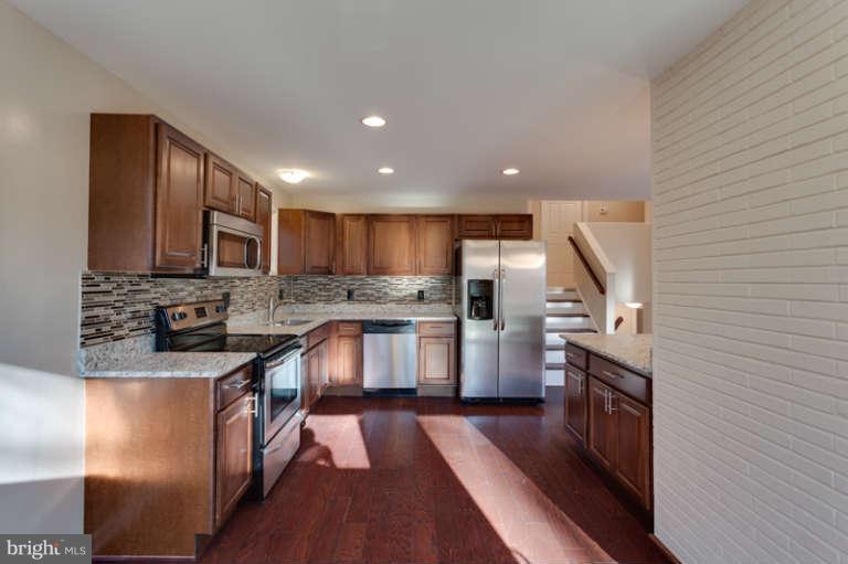 7613 Locust Lane Fort Washington, MD 20744 - Photo 4 of 26 Kitchen