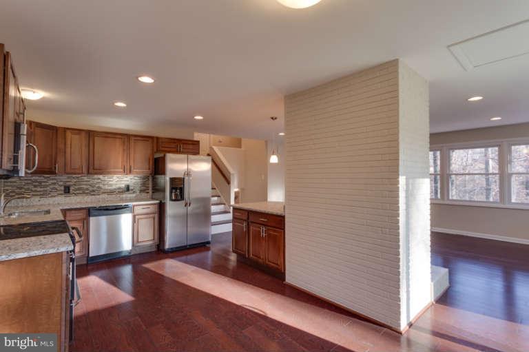 7613 Locust Lane Fort Washington, MD 20744 - Photo 5 of 26 Kitchen