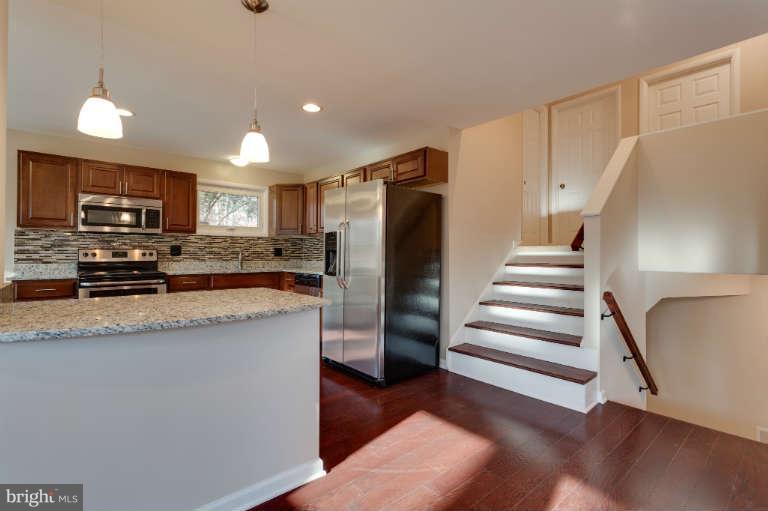 7613 Locust Lane Fort Washington, MD 20744 - Photo 7 of 26 Kitchen