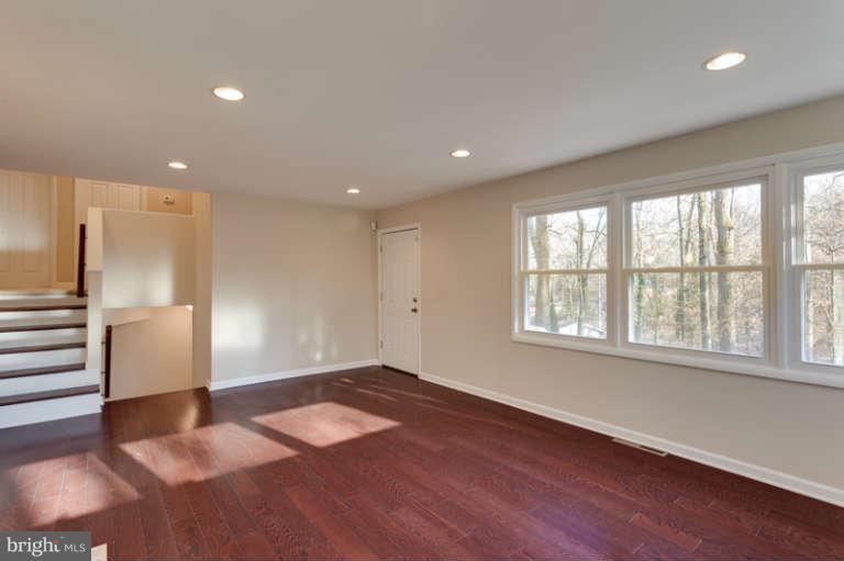 7613 Locust Lane Fort Washington, MD 20744 - Photo 9 of 26 Family Room