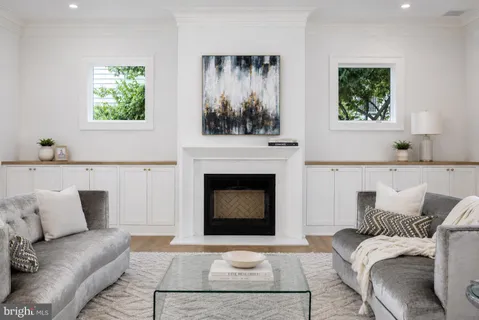 $2,500,000 | 6301 Phyllis Lane, Bethesda, MD 20817