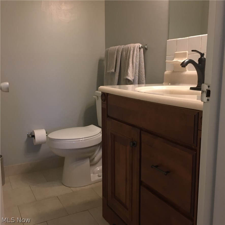 1736 Wagar Road, Unit 202A Rocky River, OH 44116 - Photo 11 of 24
