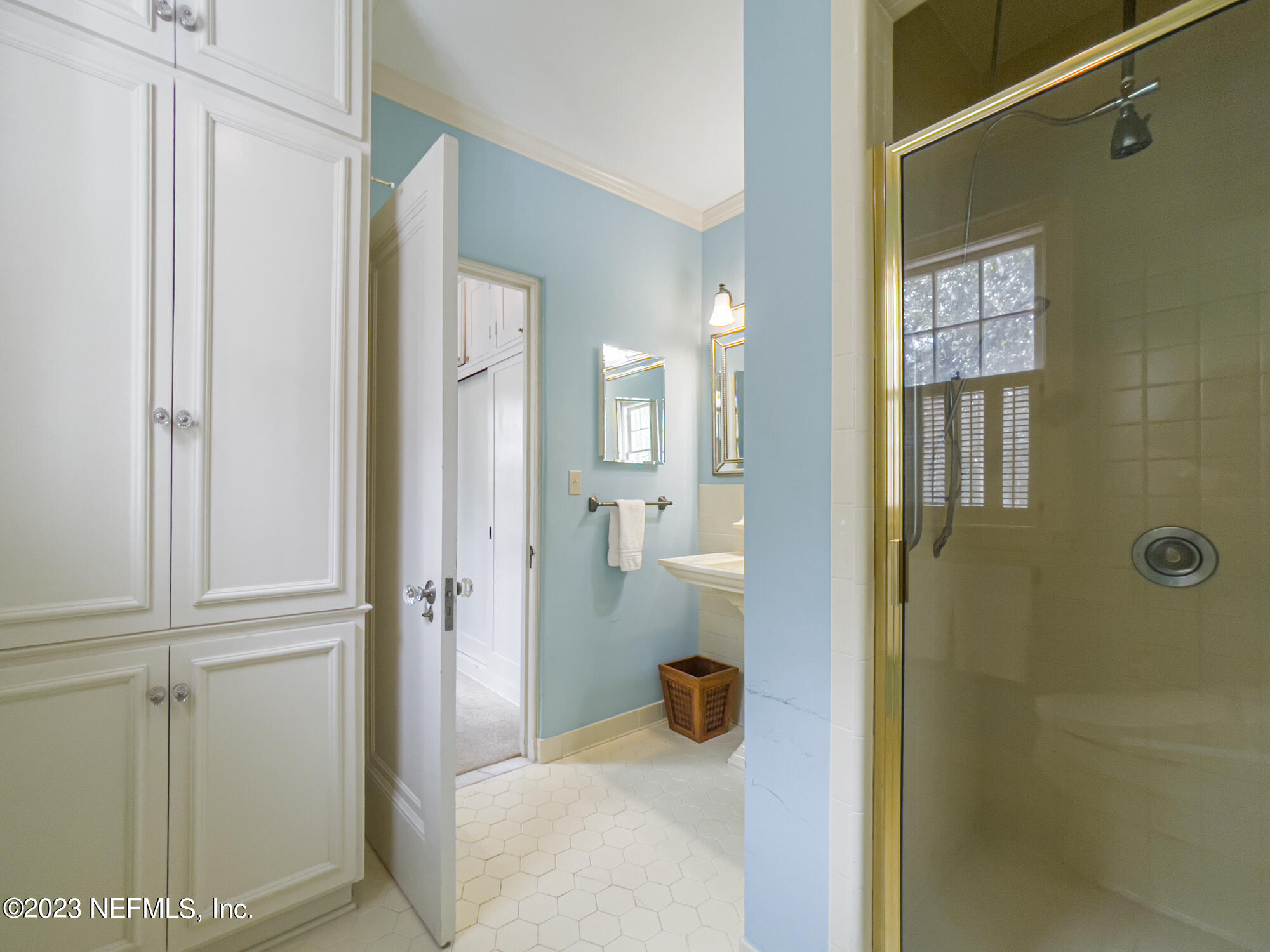 2103 River Road Jacksonville, FL 32207 - Photo 28 of 67 MASTER BATH DRESSING AREA