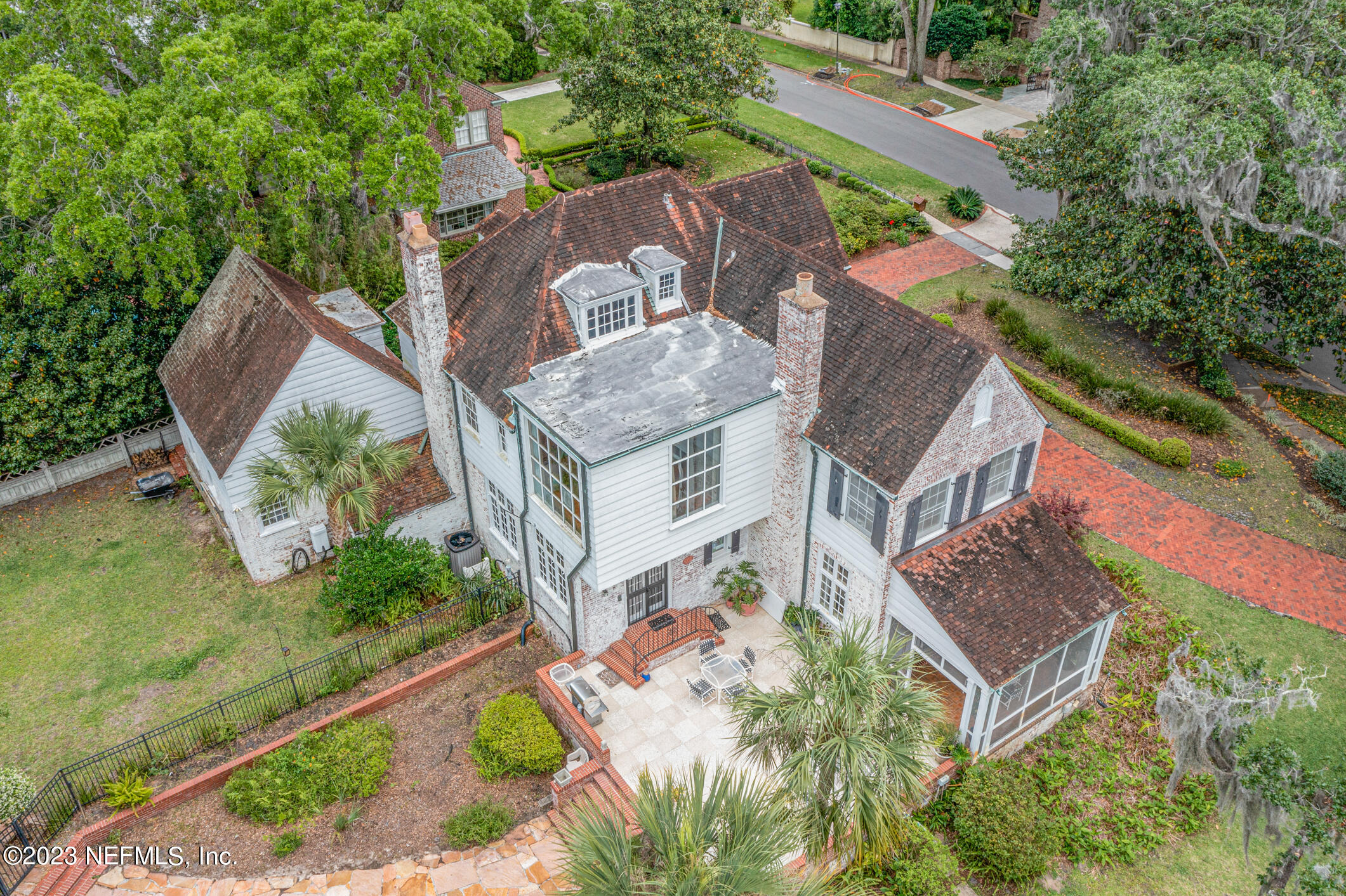 2103 River Road Jacksonville, FL 32207 - Photo 45 of 67 an aerial view of a house with a garden