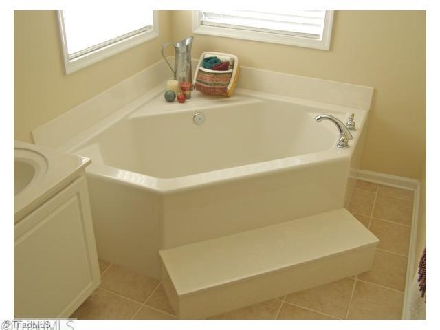 7200 Senepole Road Randleman, NC 27317 - Photo 12 of 15 Master Bath/Spa.