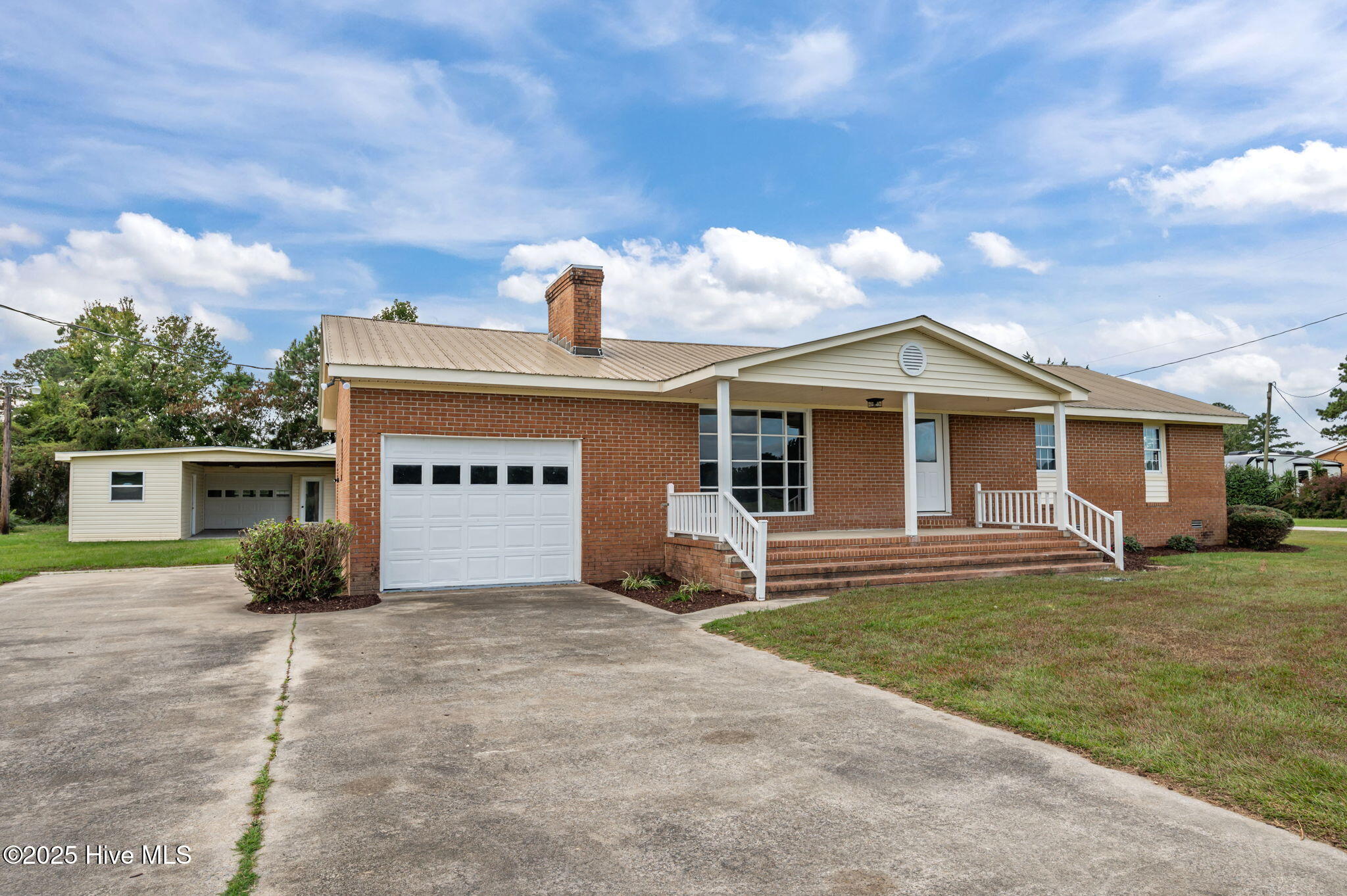 1420 Tyner Road Williamston, NC 27892 - Photo 3 of 49 2-web-or-mls-LHV_5020