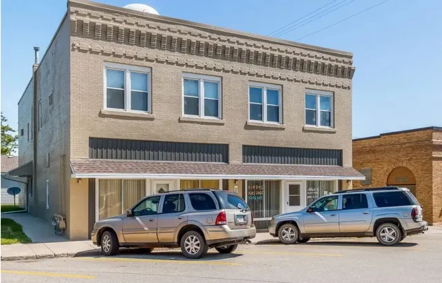 $780 | 2202 Broadway Street, Granger, IA 50109