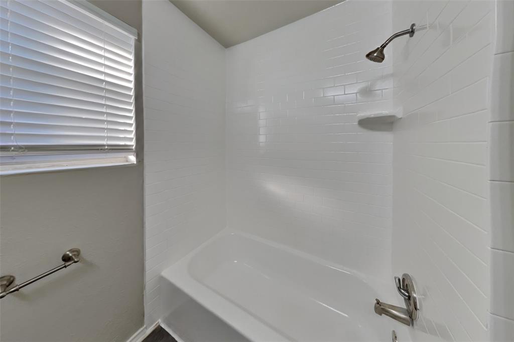 505 Newport Way Euless, TX 76039 - Photo 15 of 19