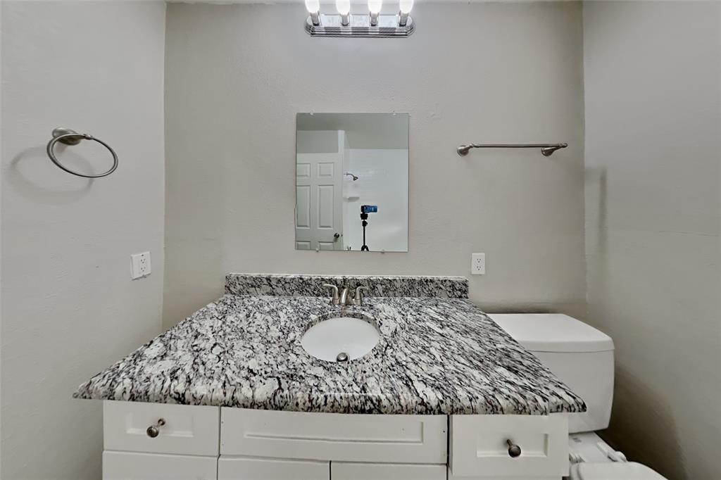 505 Newport Way Euless, TX 76039 - Photo 16 of 19