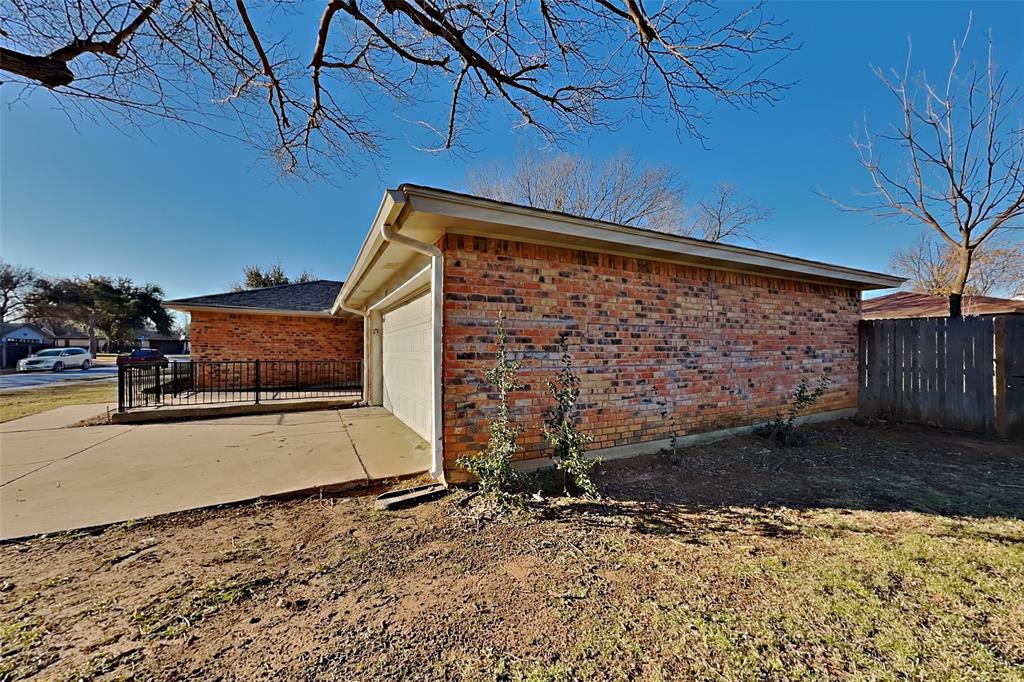 505 Newport Way Euless, TX 76039 - Photo 17 of 19