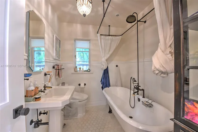 $849,000 | 110 North 16th Avenue, Hollywood, FL 33020