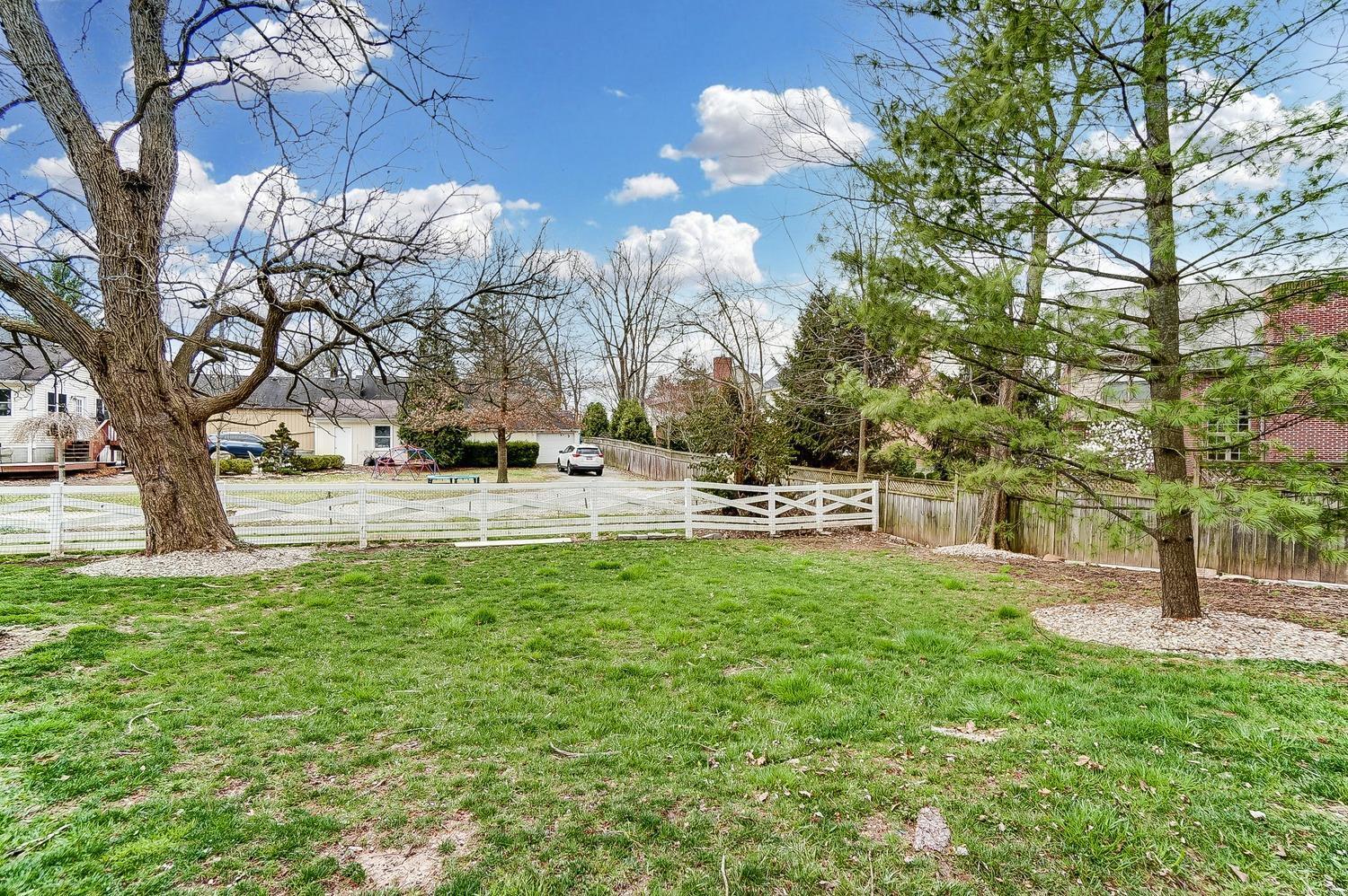 1079 Asbury Road Cincinnati, OH 45255 - Photo 46 of 50 Gallery Image 46