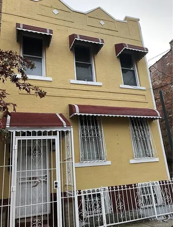 $975,000 | 736 East 221st Street | Williamsbridge
