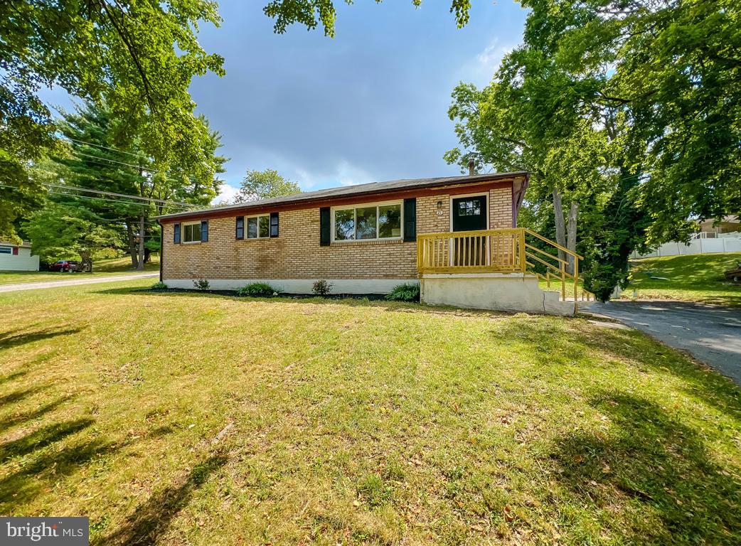 21 Stephen Road Camp Hill, PA 17011 - Photo 2 of 28 Gallery Image 2