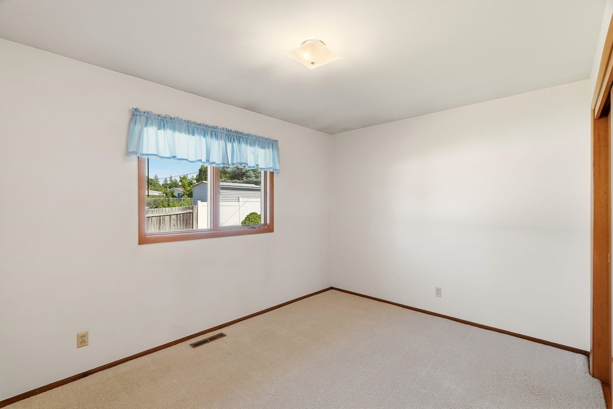 6414 North Fleming Street Spokane, WA 99208 - Photo 14 of 37