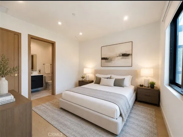 $2,299 | 18225 Sugarman Street, Tarzana, CA 91356