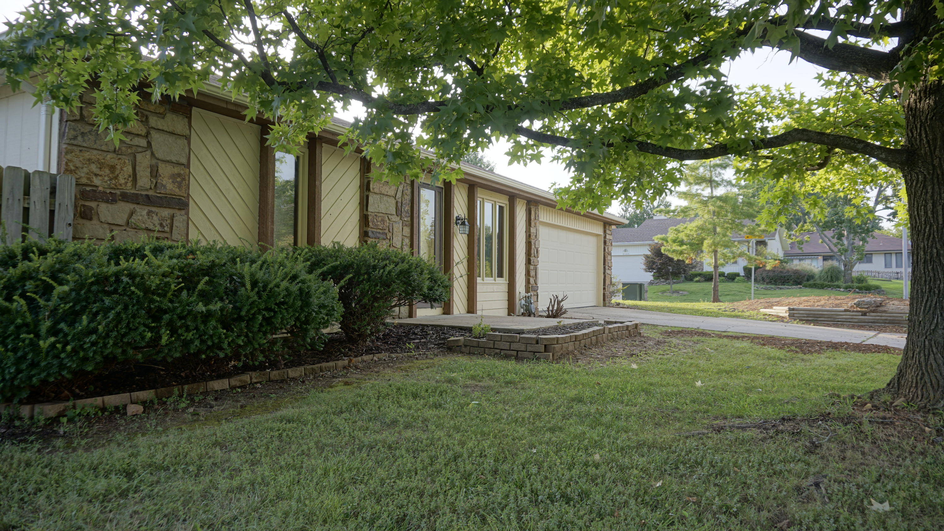 2152 East Regency Place Springfield, MO 65804 - Photo 1 of 1 _DSC0943