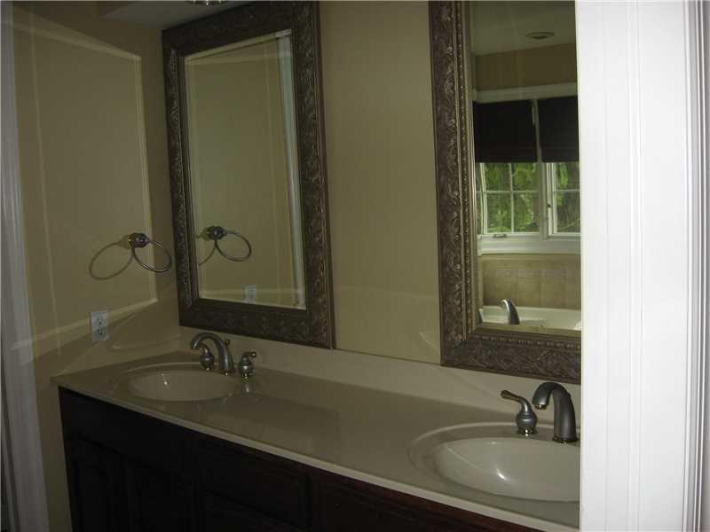 10377 Grubbs Road Wexford, PA 15090 - Photo 21 of 23 Master Bath/Spa.