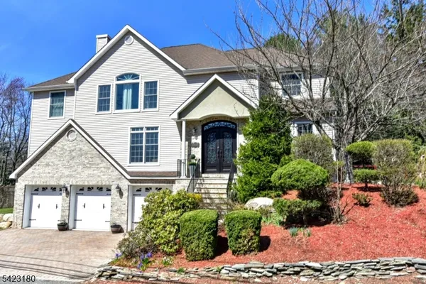 $900,000 | 1 Kingsland Road, Montville, NJ 07005