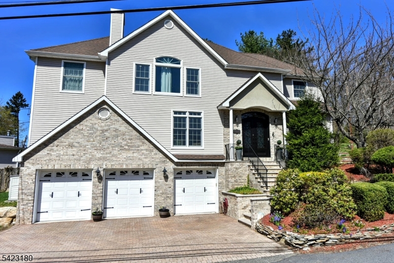 1 Kingsland Road Montville, NJ 07005 - Photo 2 of 33