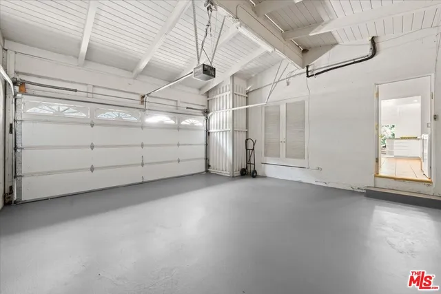 a view of a room with an empty space