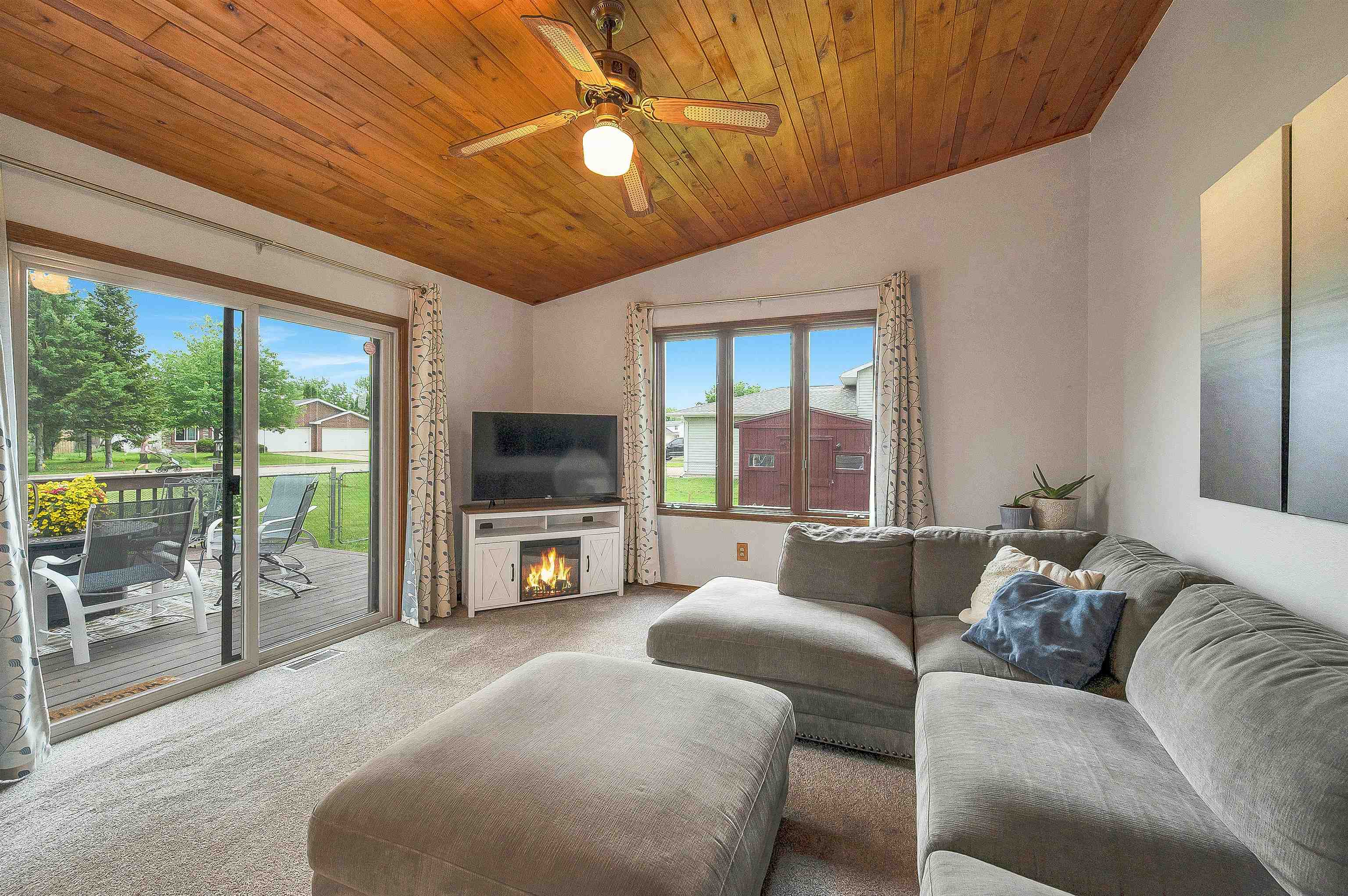 2730 Aquarius Road Green Bay, WI 54311 - Photo 7 of 62