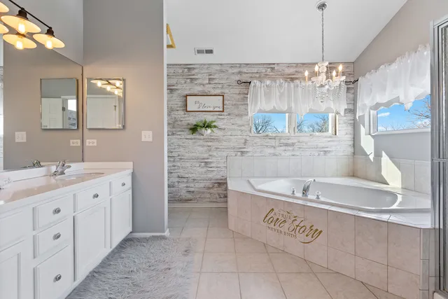 $595,000 | 69 Telluride Court, Gilberts, IL 60136