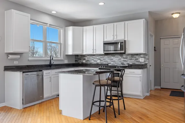 $595,000 | 69 Telluride Court, Gilberts, IL 60136