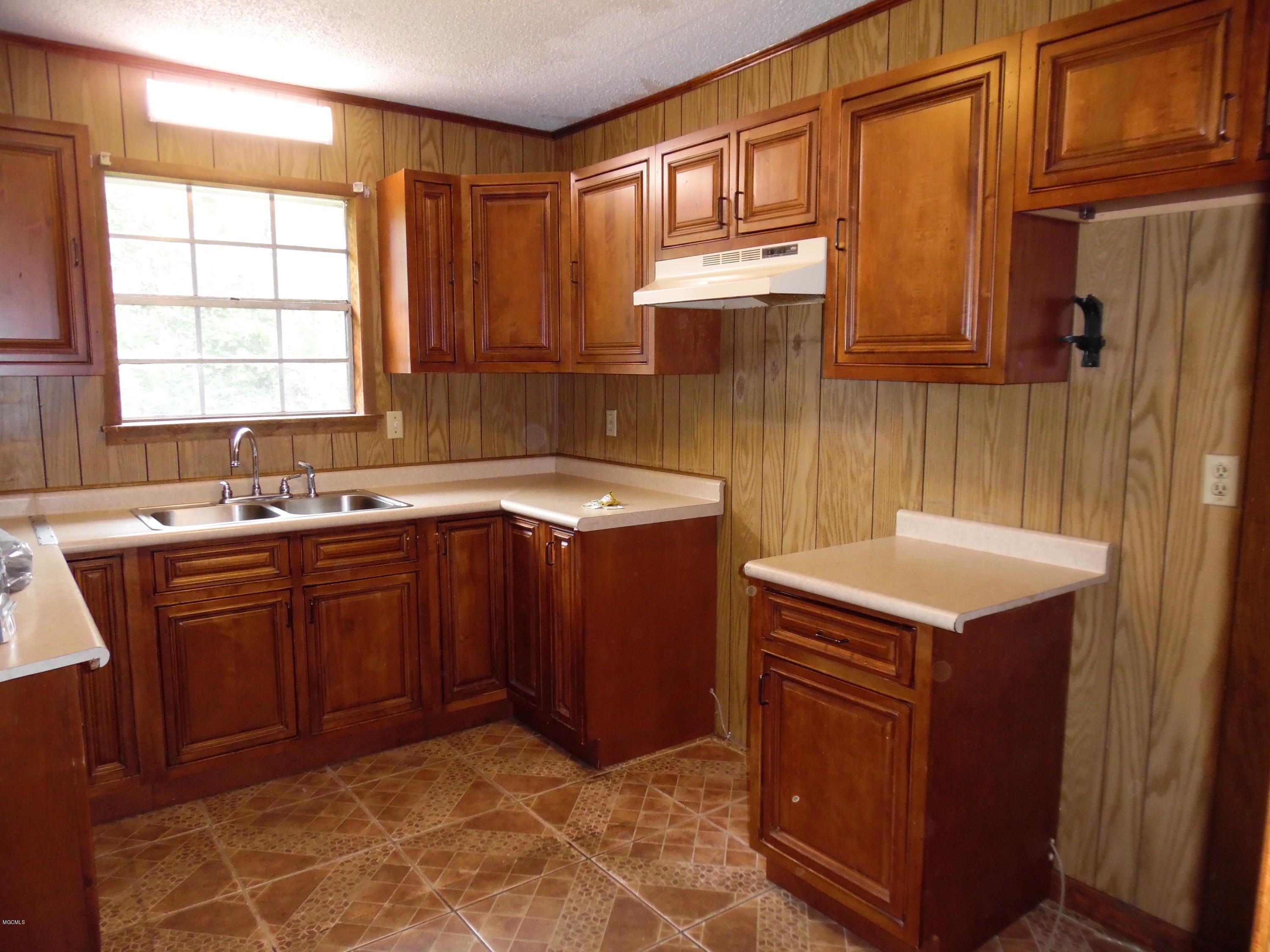9004 Jim Ramsay Road Ocean Springs, MS 39565 - Photo 11 of 16 SAM_1317