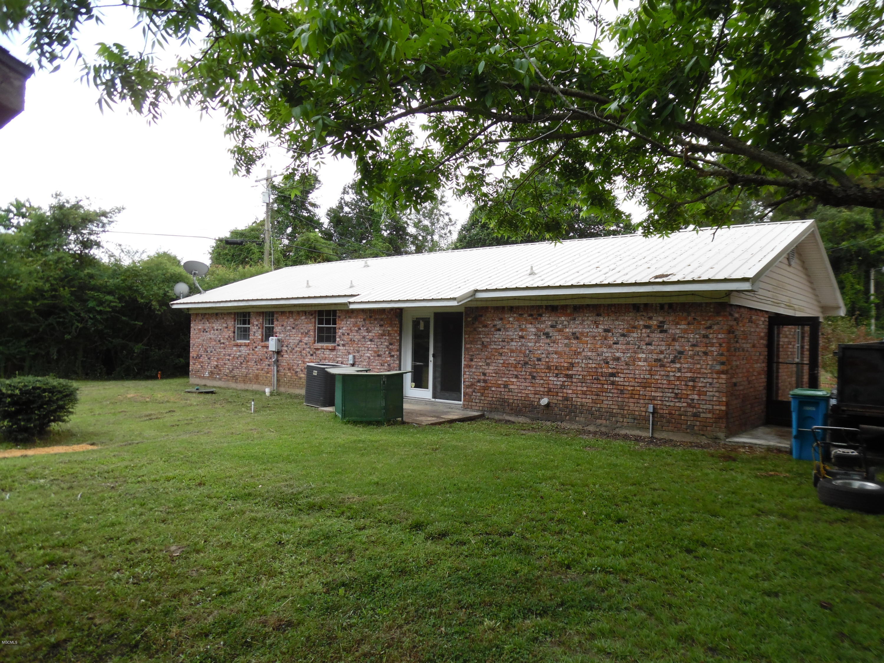 9004 Jim Ramsay Road Ocean Springs, MS 39565 - Photo 14 of 16 SAM_1321