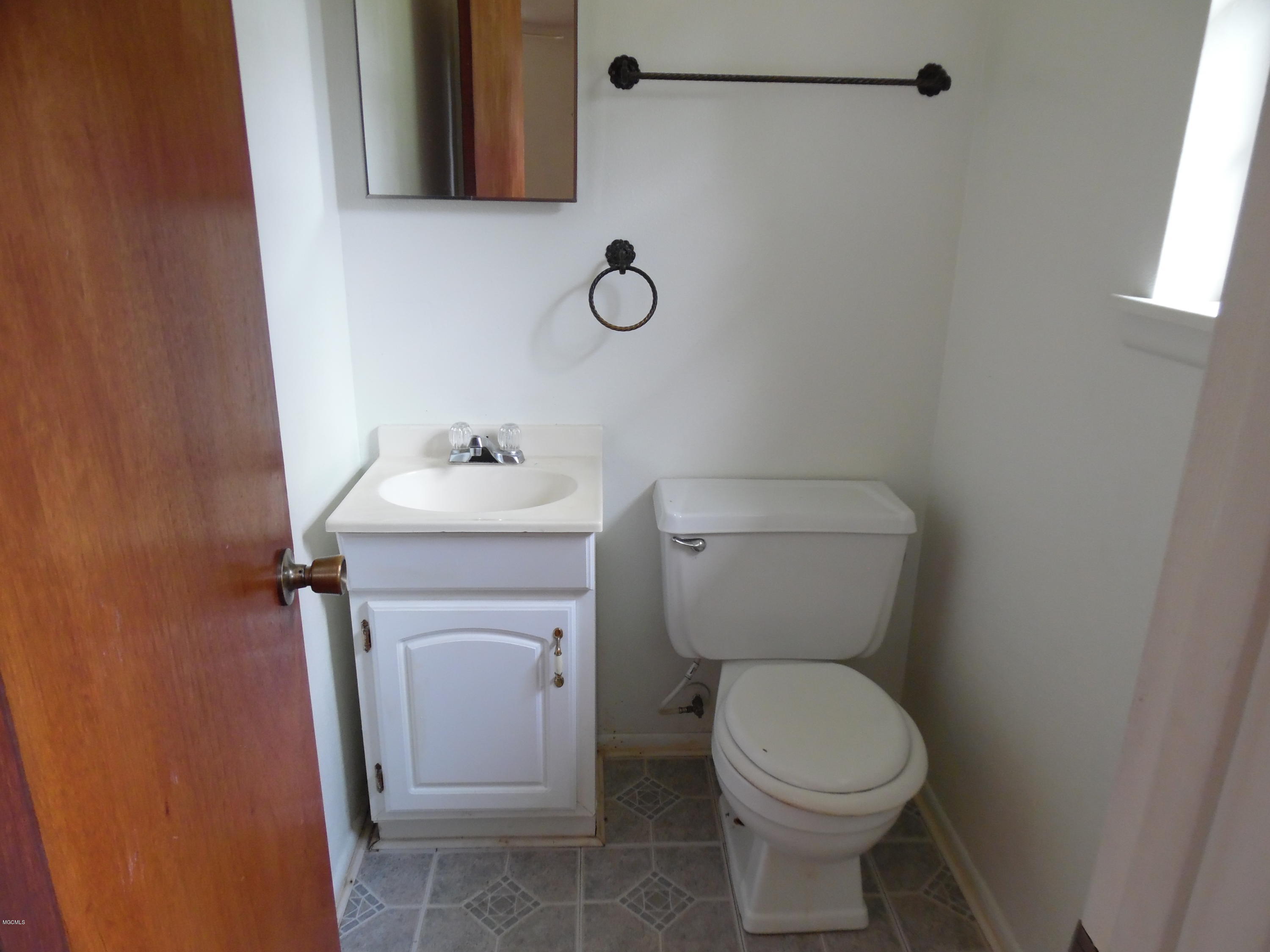 9004 Jim Ramsay Road Ocean Springs, MS 39565 - Photo 8 of 16 SAM_1314