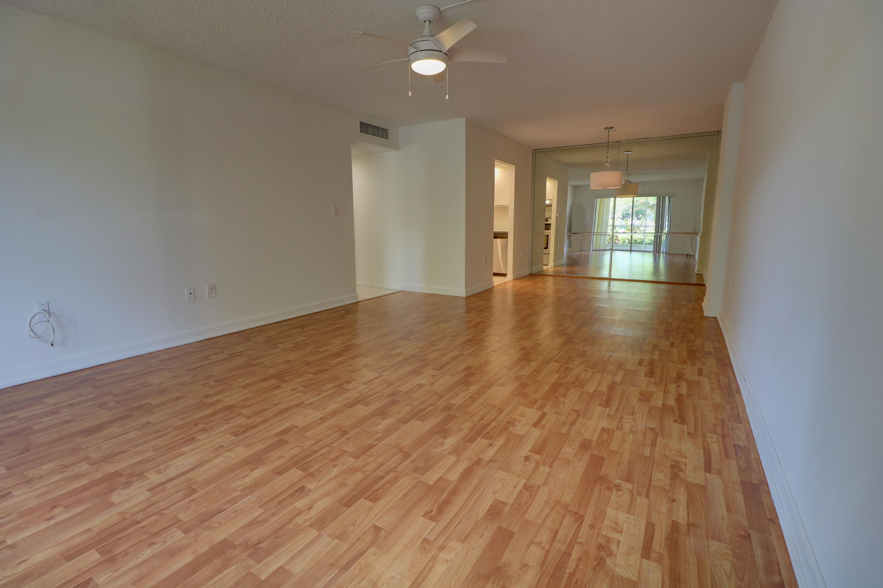 951 De Soto Road, Unit 131 Boca Raton, FL 33432 - Photo 7 of 43 Living / Dining Room