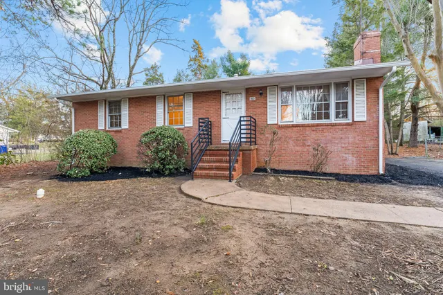 $2,395 | 103 Bell Air Place, Fredericksburg, VA 22405